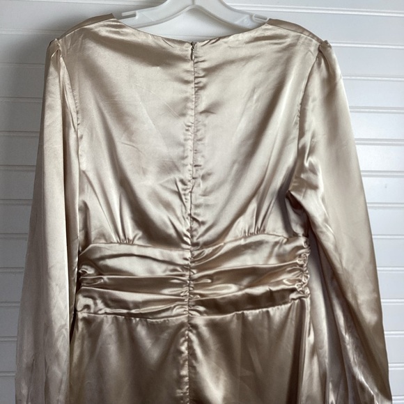 Princess Polly NWT Deliah Champagne Satin Long Sleeve Mini Dress Size 8 - Picture 7 of 9